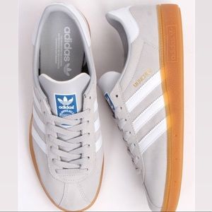 ADIDAS MUNCHEN TRAINERS LIGHT GREY/WHITE